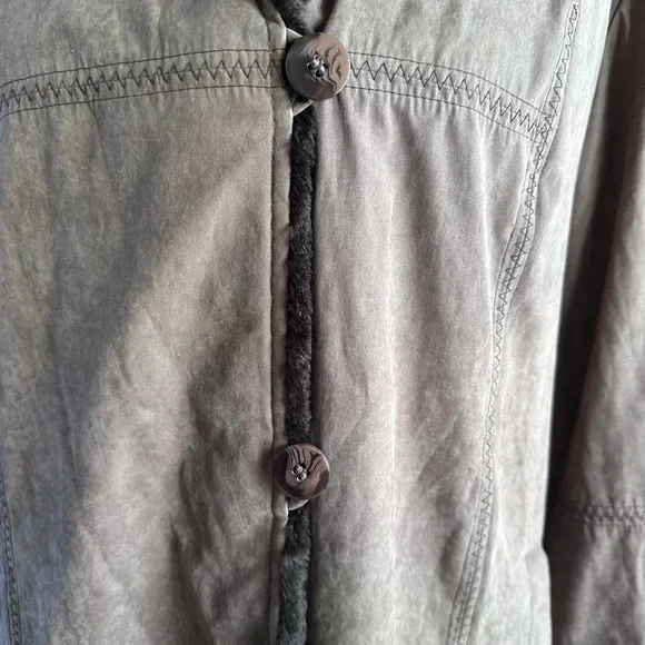 Utex Dark Brown Fur Coat - Picture 14 of 16